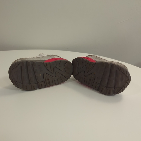 Nike sz4 Toddler AirMax Sneakers - Picture 2 of 6